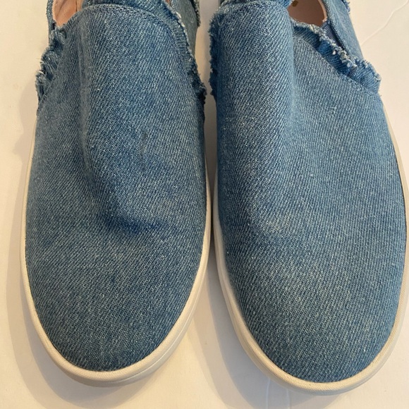 Kate Spade Womens 8.5 Lilly Ruffle Denim Slip On Shoes Blue White - Picture 4 of 5